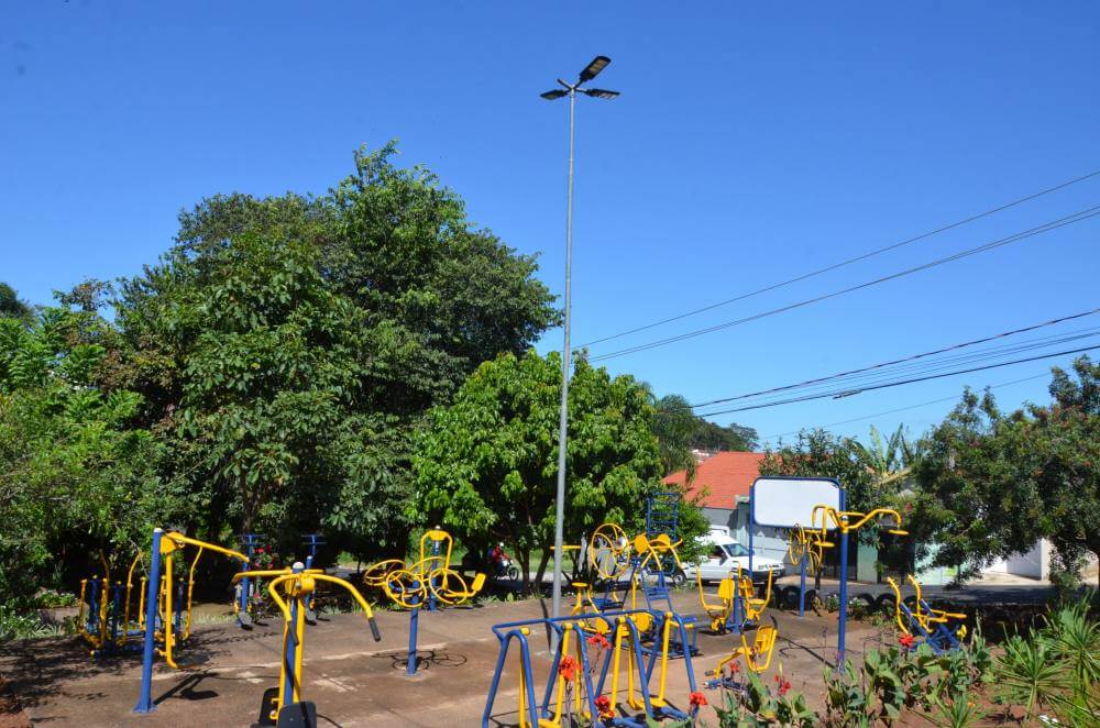 Moradores da Vila Pedigoni já contam com praça iluminada