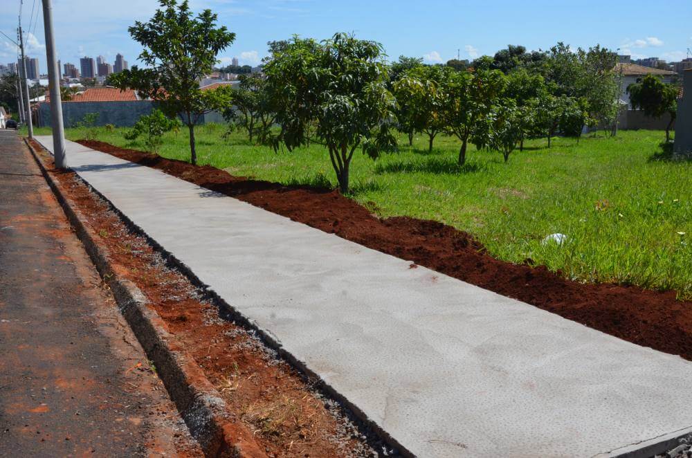 Prefeitura investe em acessibilidade com o Programa Calçada Segura
