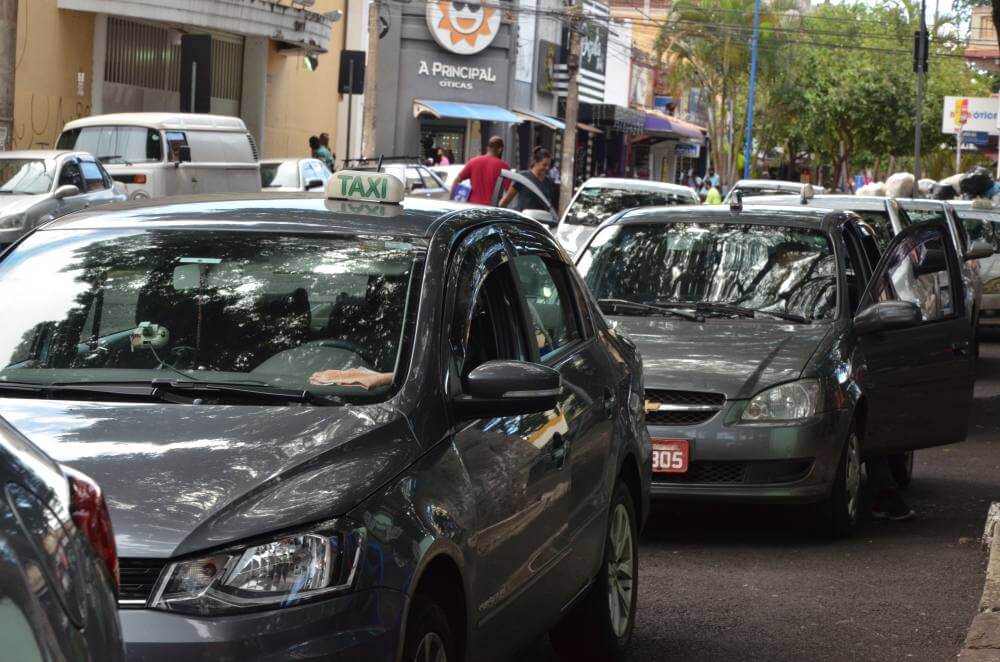 Segurança alerta para regularização de taxistas