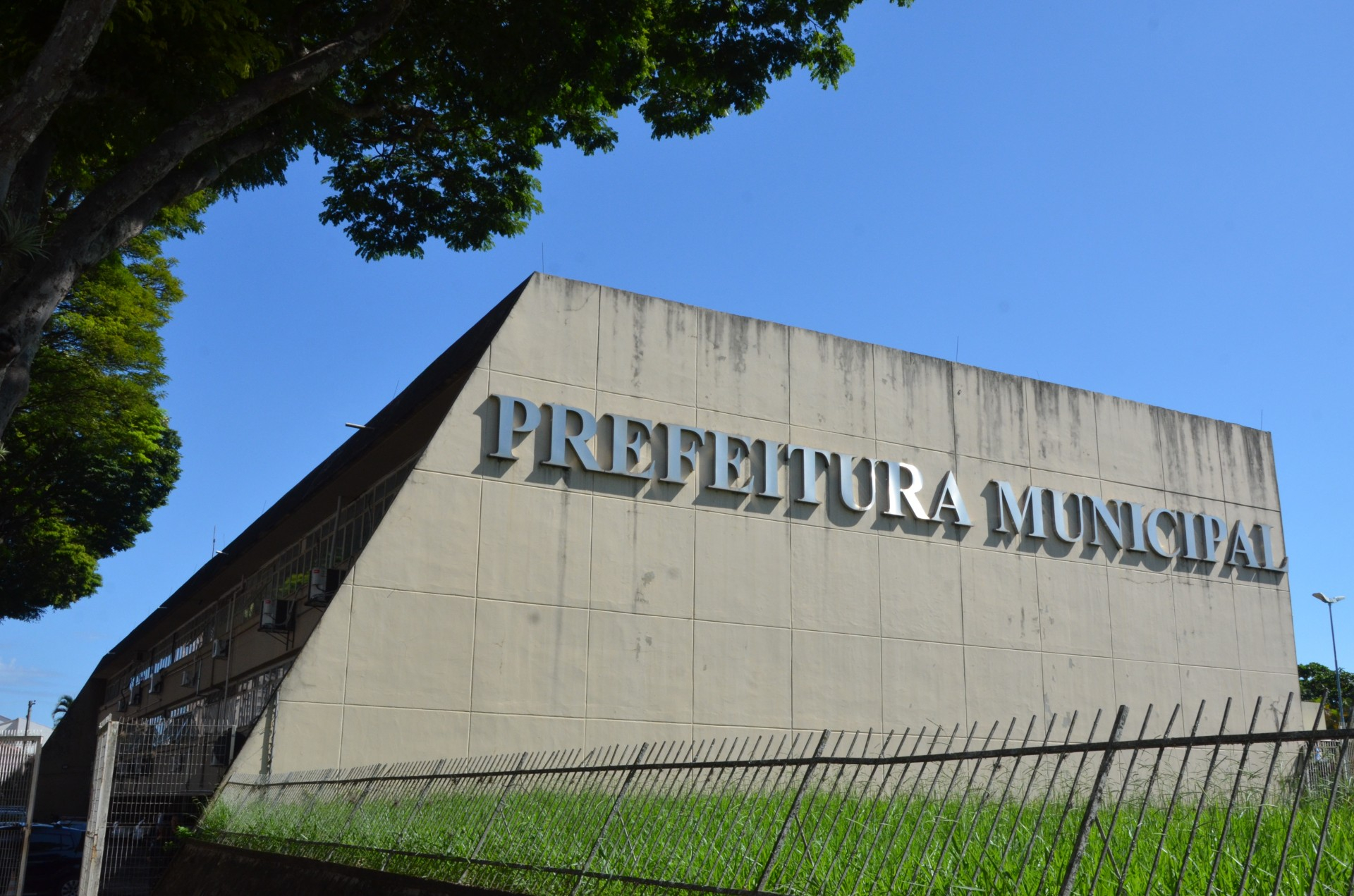 Administração divulga notas das provas objetivas dos concursos públicos
