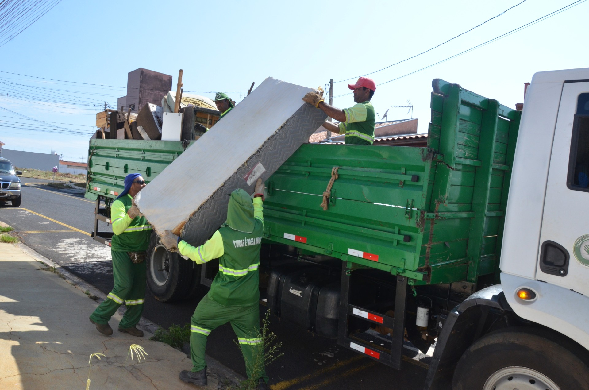 Arrastão da Limpeza atenderá mais de 60 bairros da Região Oeste
