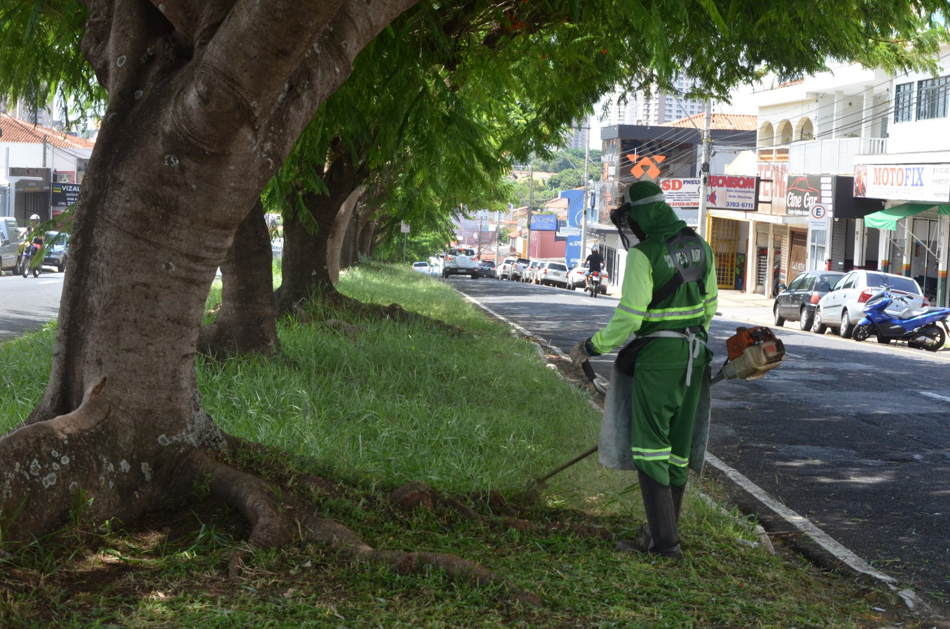 Meio Ambiente intensifica serviço de limpeza