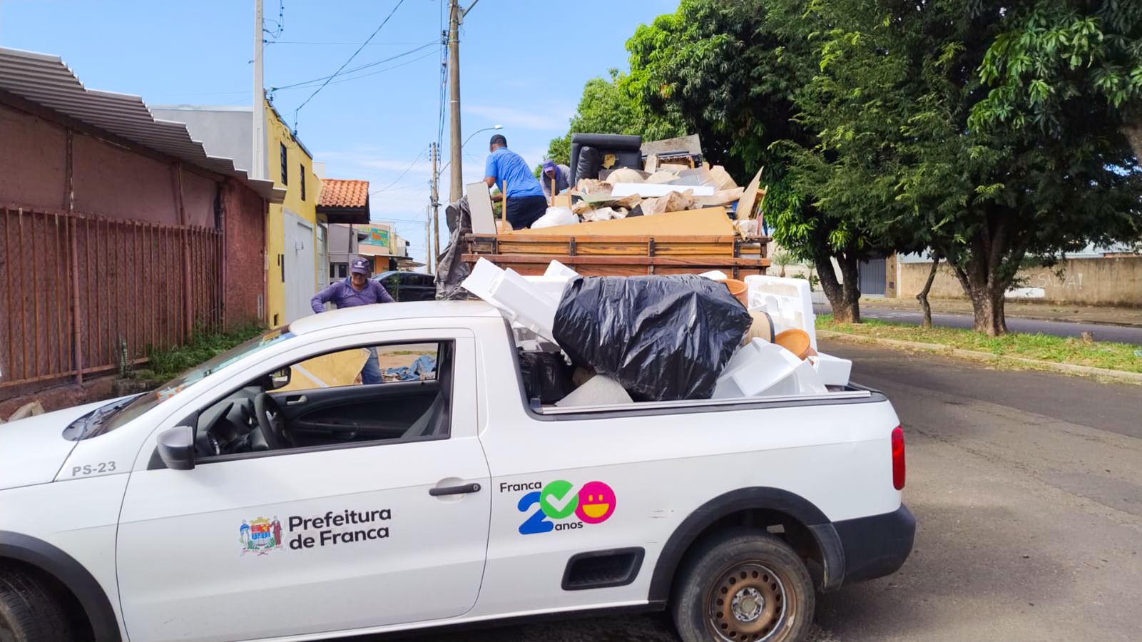 Prefeitura recolhe 10,3 toneladas de materiais em Arrastão no Aeroporto