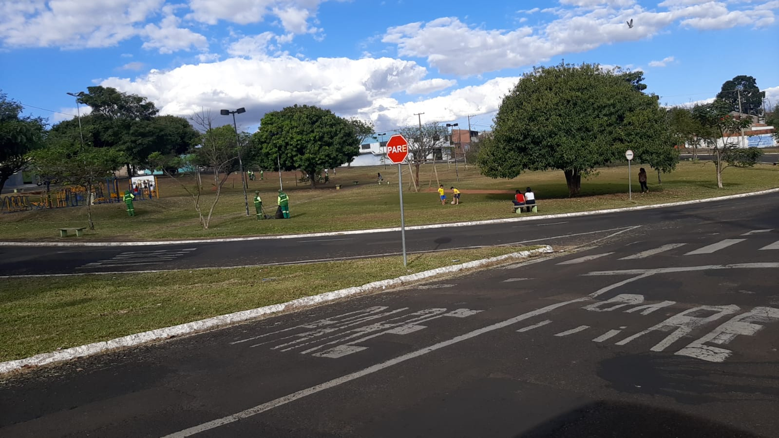 Meio Ambiente segue com serviços de limpeza pública