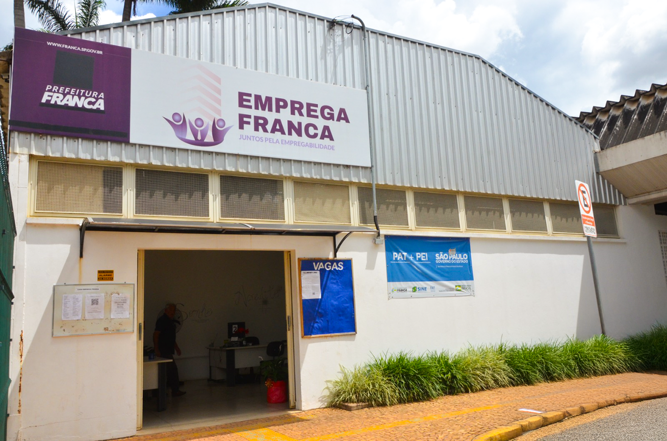 Emprega Franca oferece 96 oportunidades de trabalho