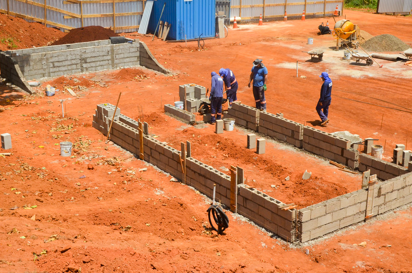 CEPEL da Vila Raycos tem quadra concretada