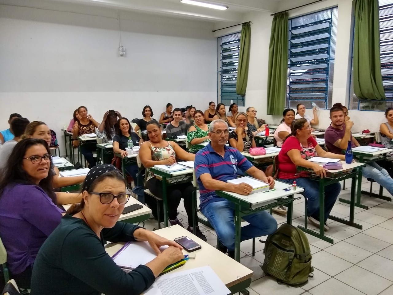 Escolas do EJA começam com salas cheias