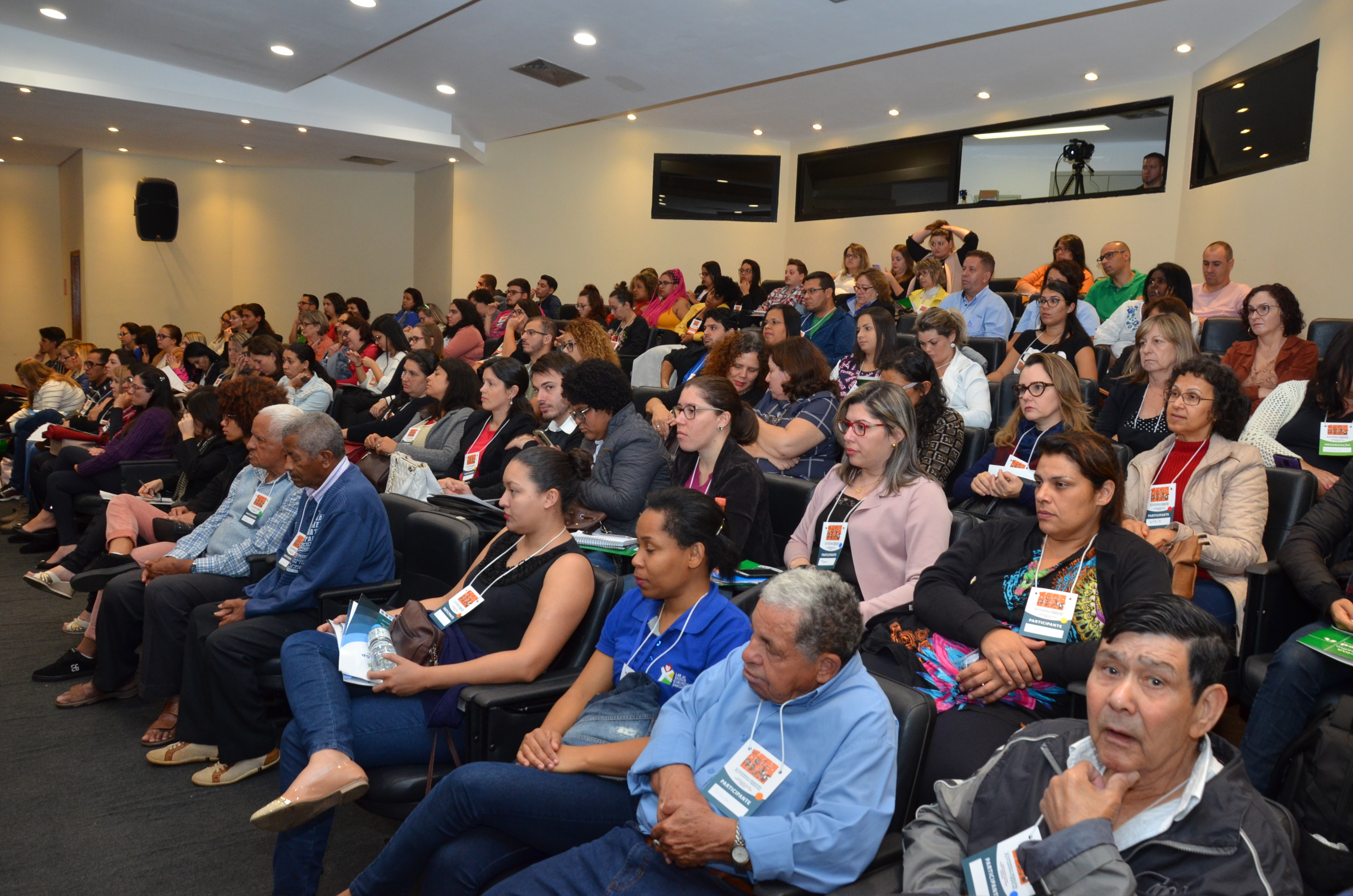 Conferência de Assistência Social atrai centenas de participantes