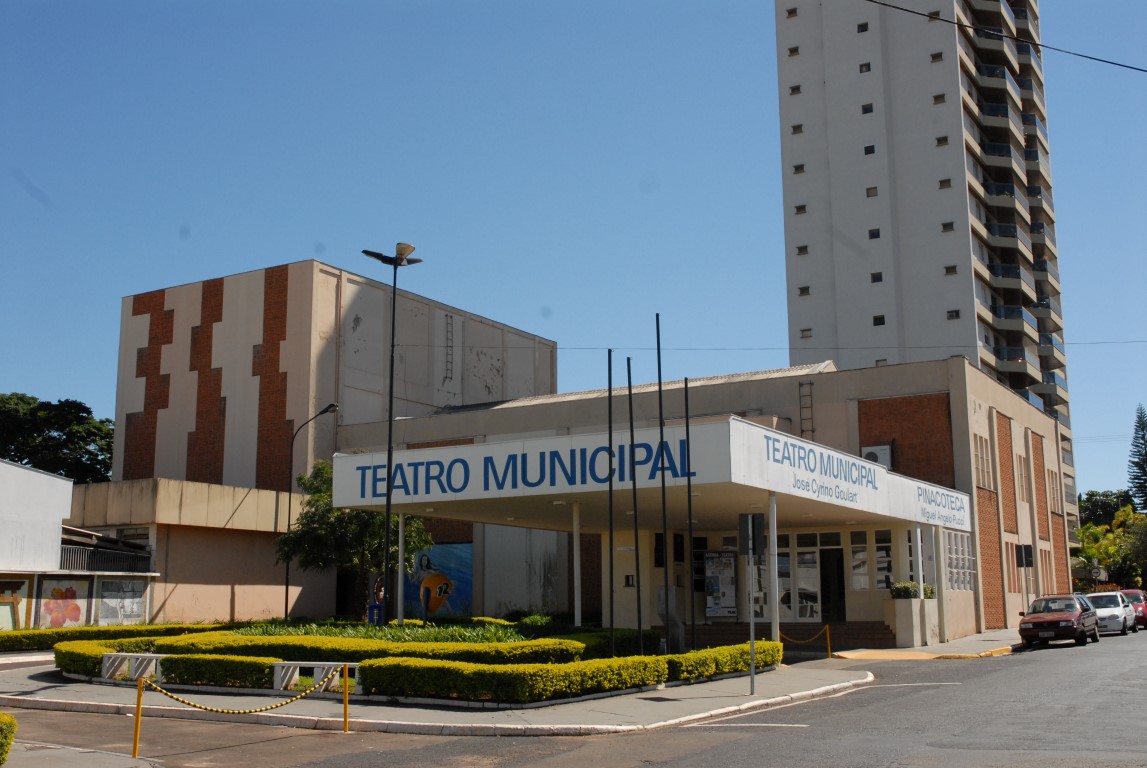 Teatro divulga agenda de espetáculos do mês