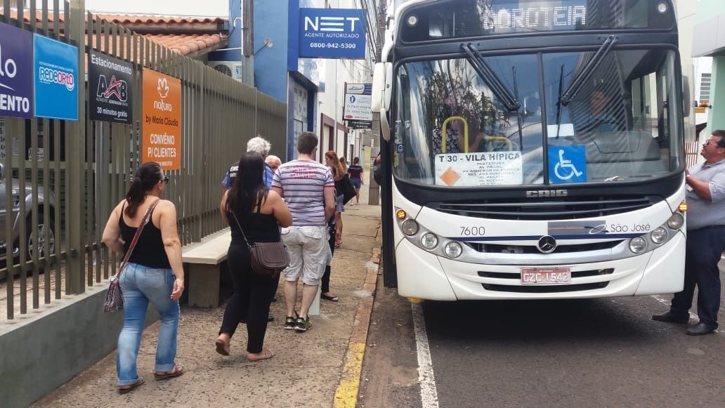 Ponto de ônibus do Museu será mudado de local