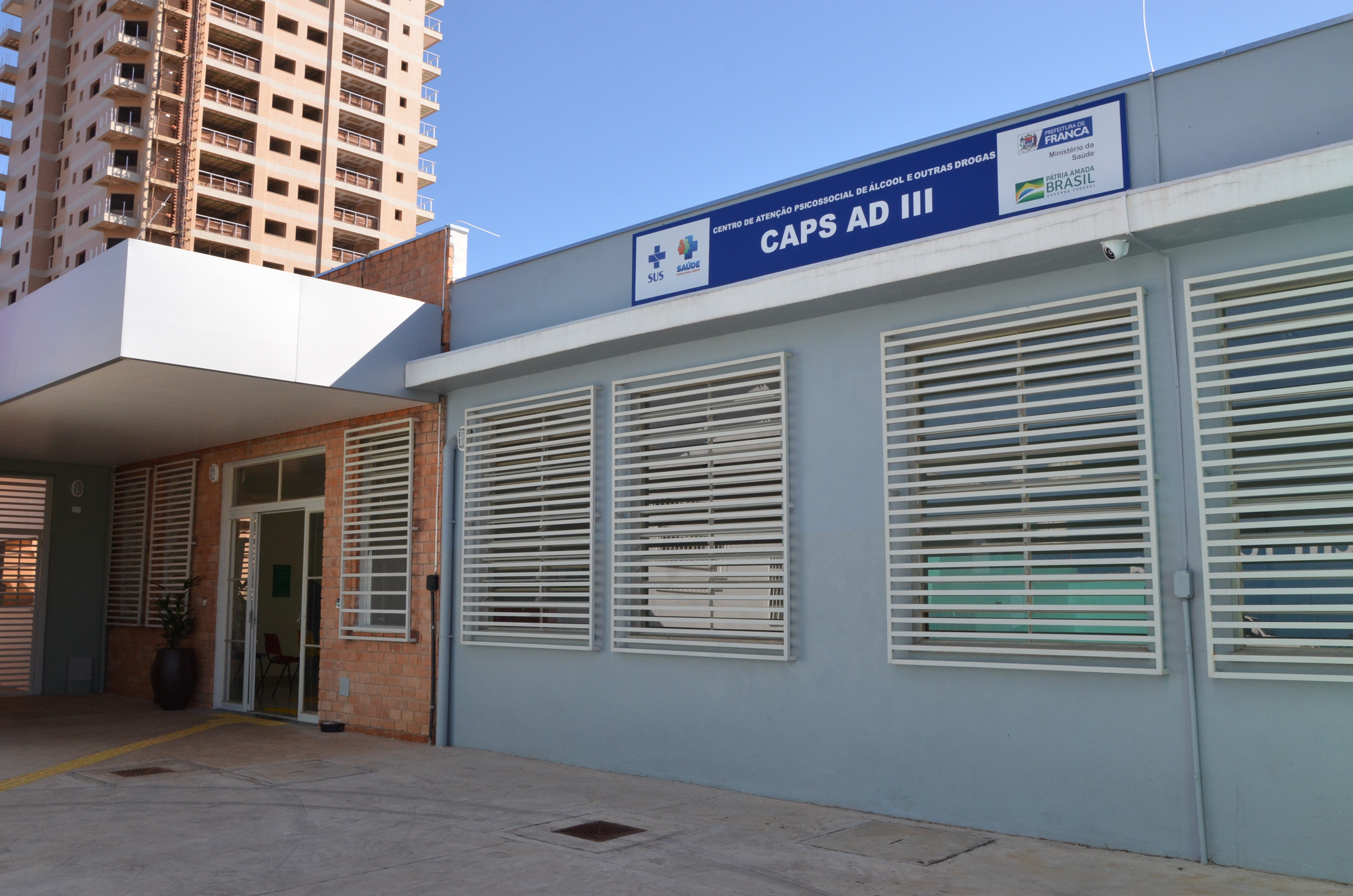 Prefeitura entrega novo CAPS-AD-III 24