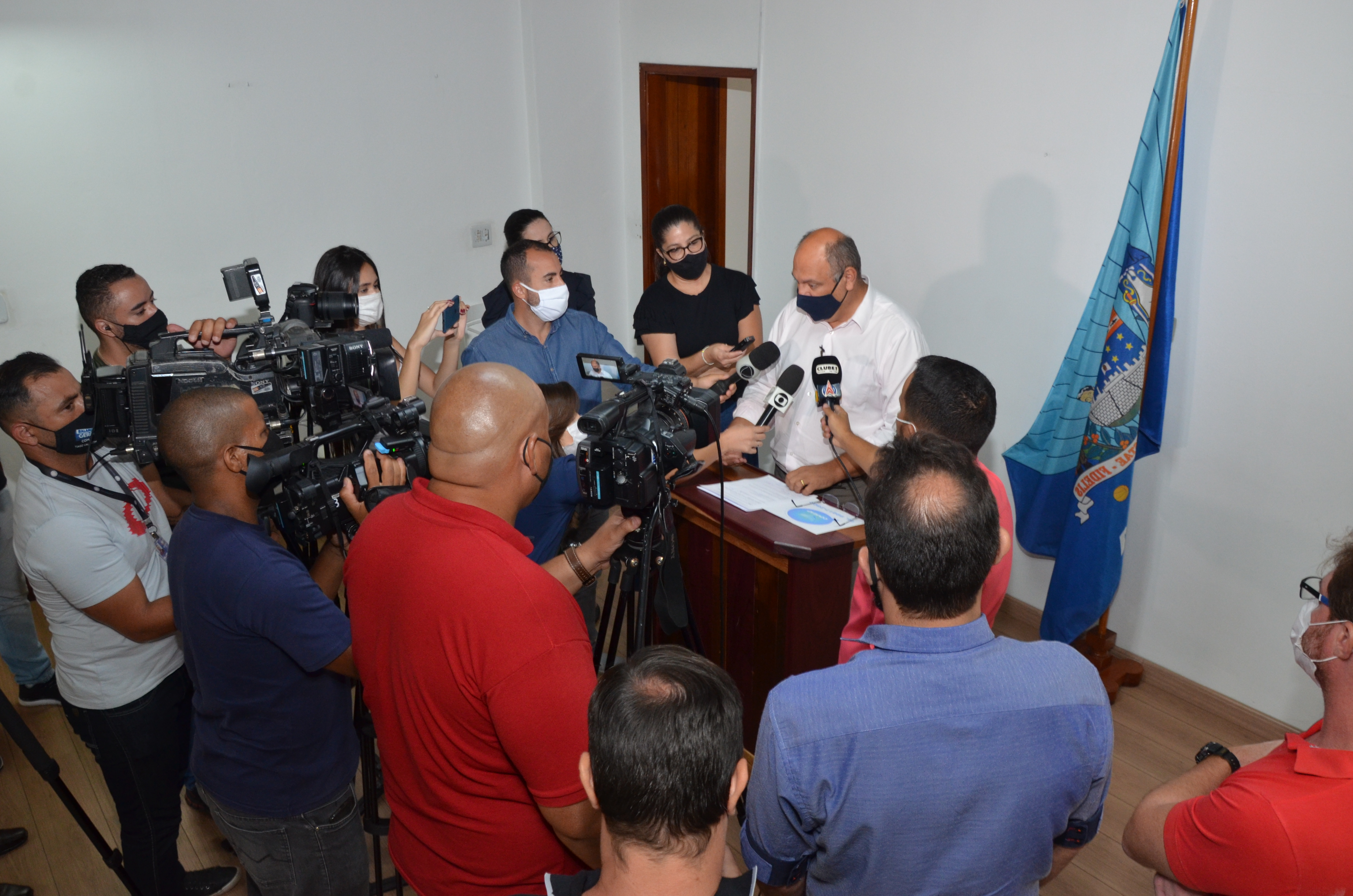 Prefeito anuncia novas medidas contra disseminação da Covid