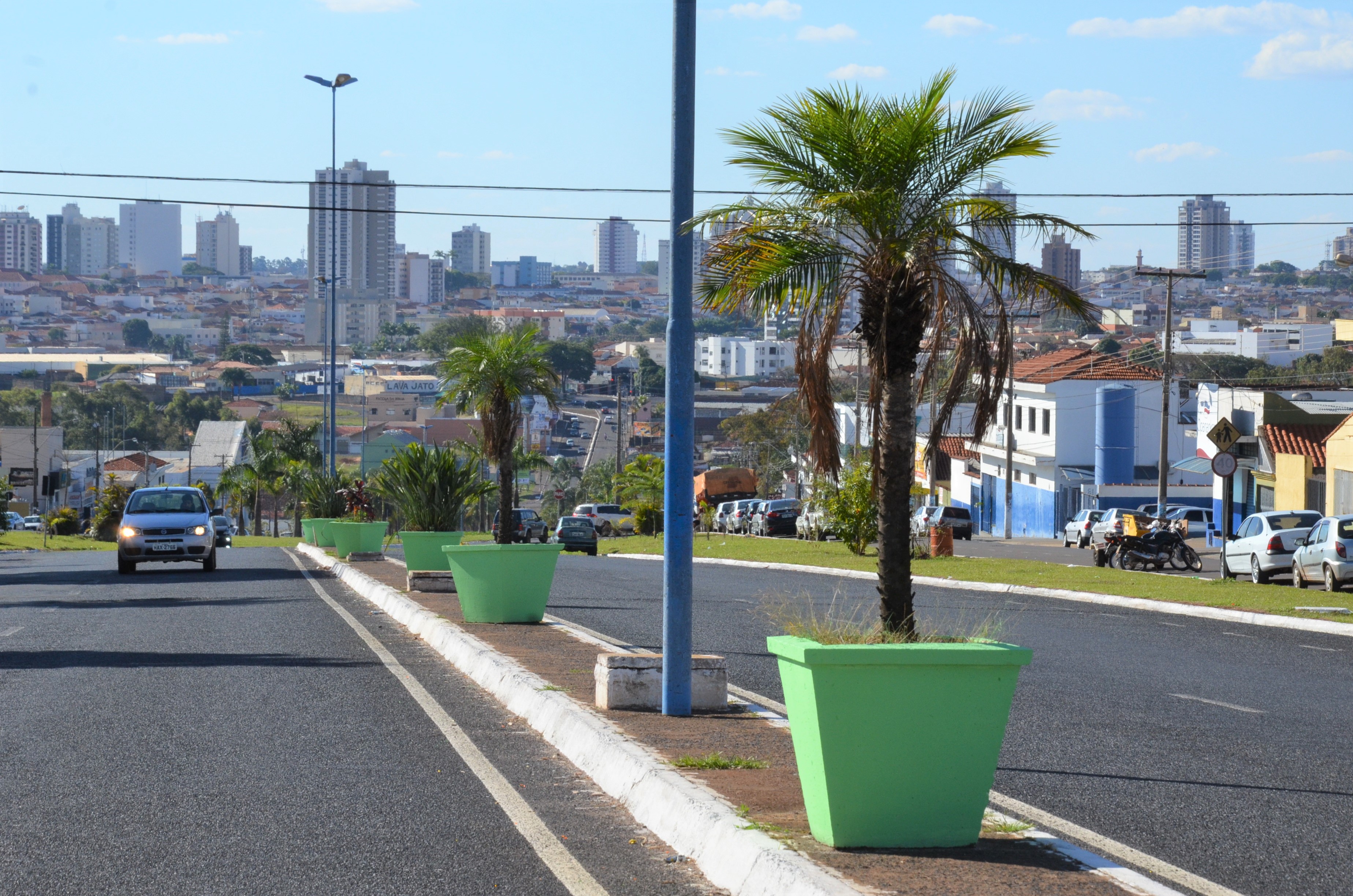 Avenida Sábio de Melo recebe manutenção