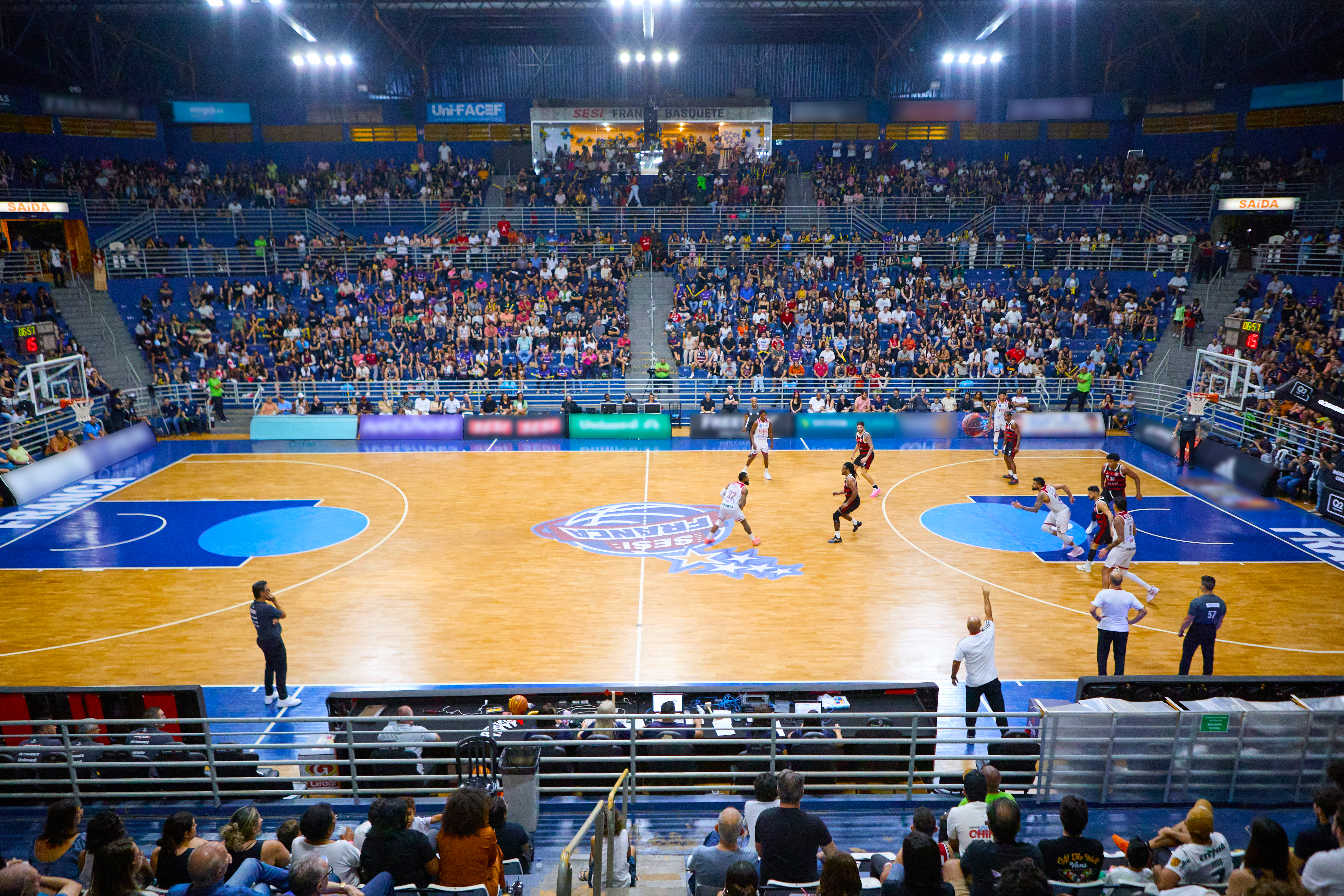 Time do Franca Basquete comemorando título