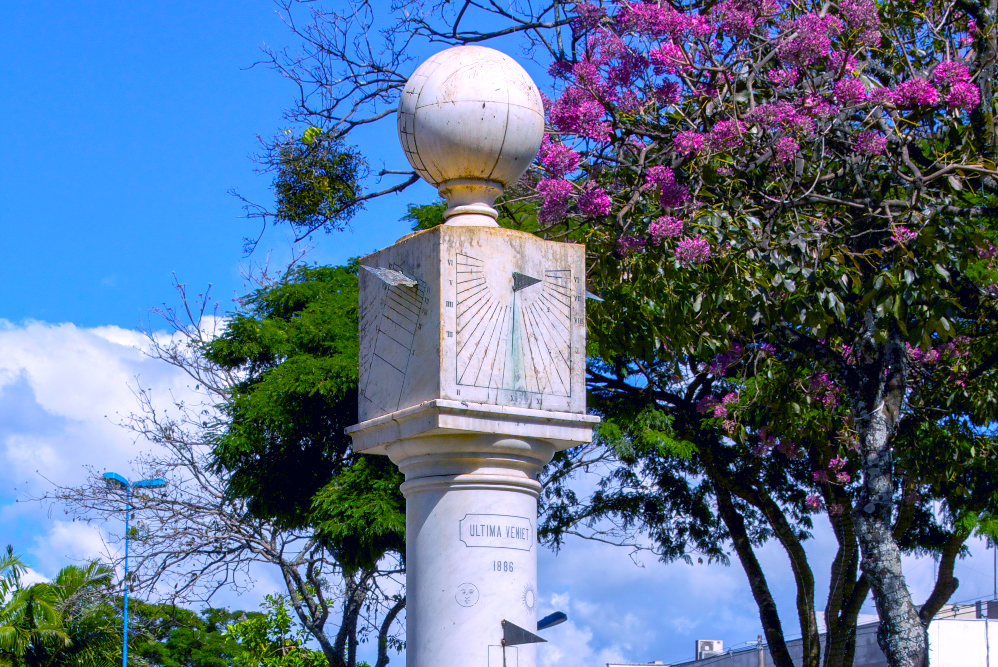 Relógio do Sol na Praça Nossa Senhora da Conceição em Franca